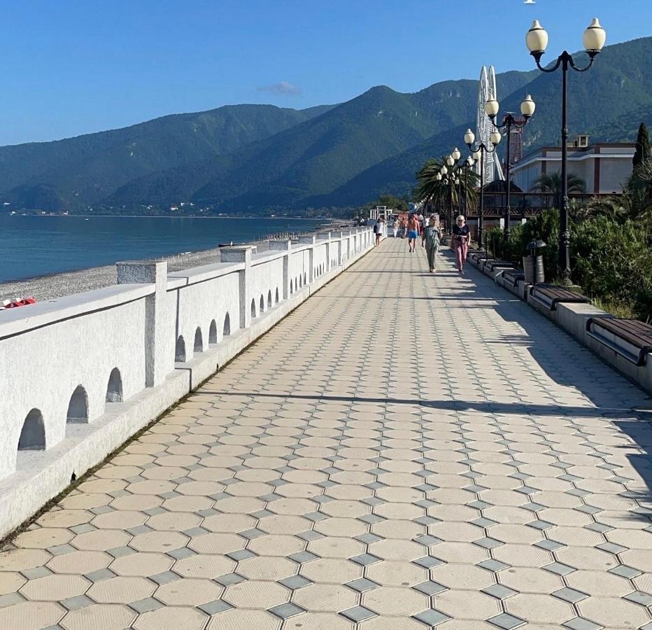 Мини-Отель New Gagra Kültér fotó